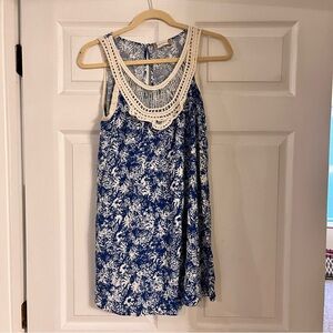 Alter’d State crochet trim blue‎ white flowy blouse tank women’s small